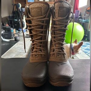 Women's North Face Snow Boots